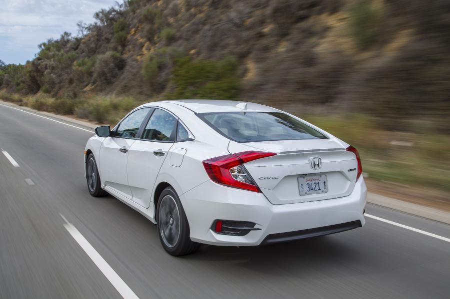  Honda Civic Touring Sedan (FC1) 2015 года  (NA) (фото 12 из 40)